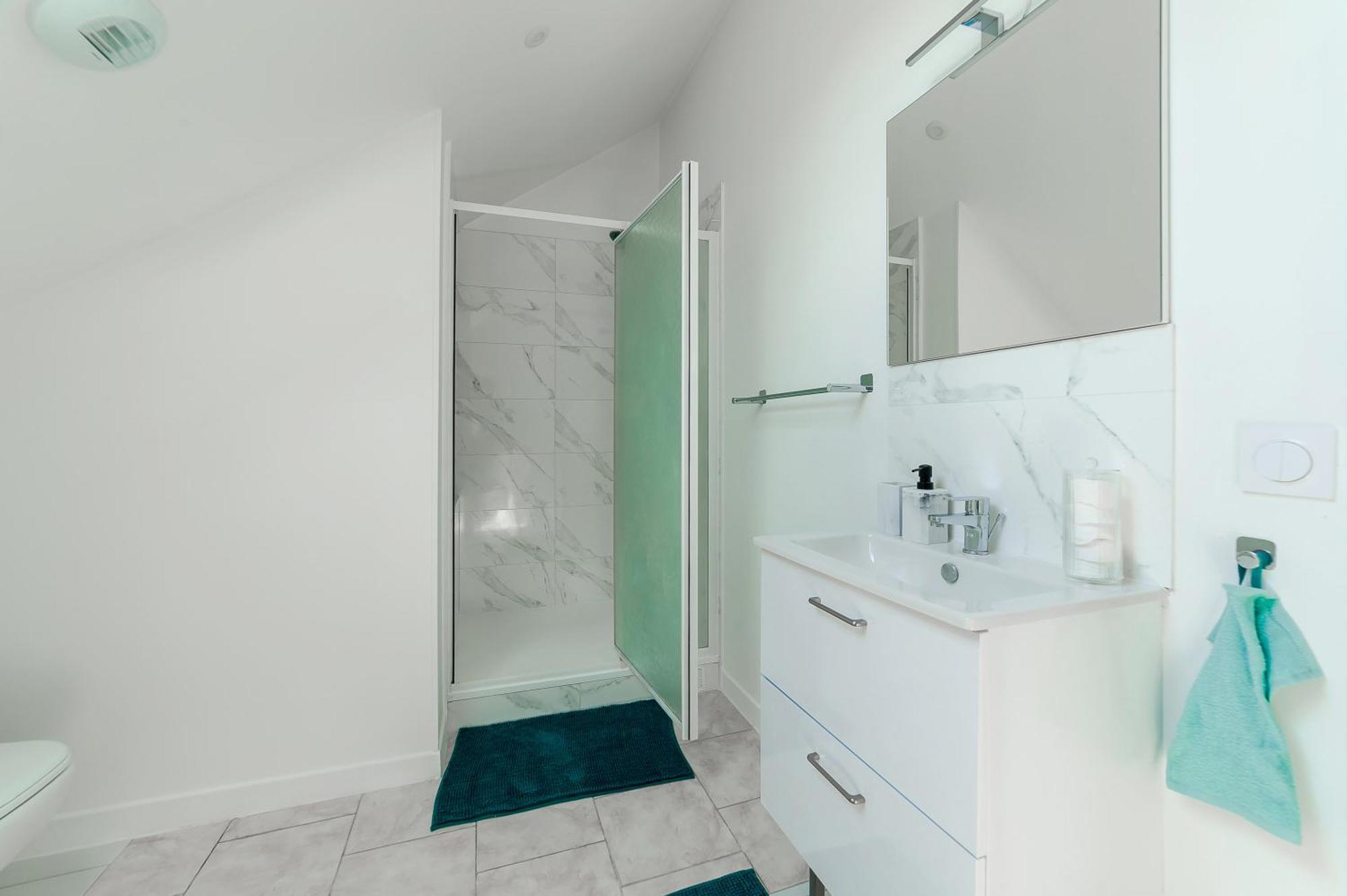 Cosy Modern Apartment - 1 Minute Walk From Train Station Creil Εξωτερικό φωτογραφία